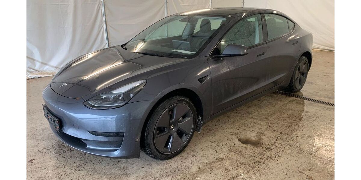 Tesla Model 3 23.453 km 26.450 &euro; Steinbach-Hallenberg OT Herges-Hallenberg 98587