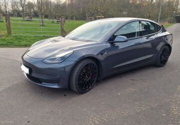 Tesla Model 3 66.000 km 29.800 &euro; Neuss 41472
