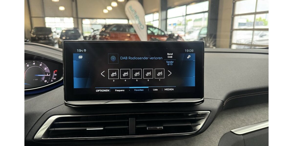 Peugeot 5008 130 EAT8 Allure 1.Hand AHK 13.300 km 25.770 &euro; Lich 35423