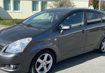 Toyota Corolla Verso 207.000 km 4.990 &euro; München 81479