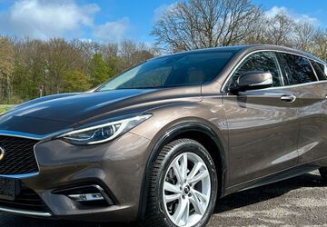 INFINITI Q30 134.000 km 12.490 &euro; Neukirchen-Vluyn 47506
