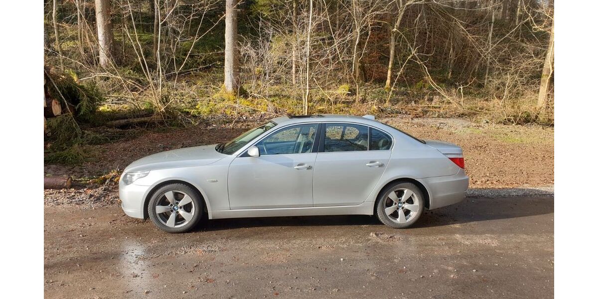 BMW 523 180.000 km 5.199 &euro; Stuttgart 70372