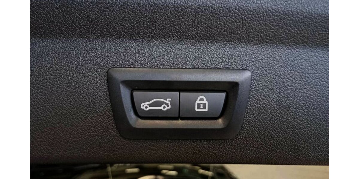 BMW 118i MSport Navi Prof,HUD,Pan.Dach,NP: 59.671 28.500 km 29.990 &euro; Landshut 84030