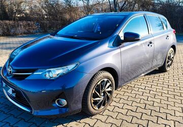 Toyota Auris 95.000 km 10.400 &euro; Saalfeld 07318