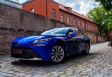 Toyota Mirai 12.000 km 14.999 &euro; Haag 91126