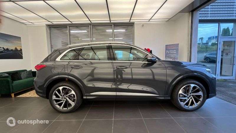 Audi Q5 2.0 e-hybrid 299ch S line quattro S tronic 7 5.000 km 73.999 &euro; Champniers 16430