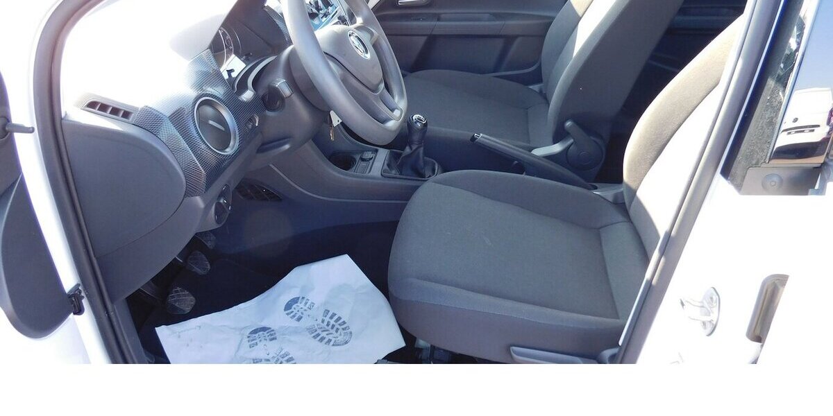 VW up! 1.0 Move MPI BMT 4Trg Klima Radio 27.100 km 11.990 &euro; Vordorf 38533