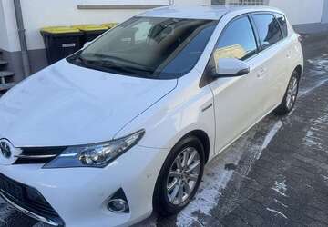 Toyota Auris 156.000 km 11.900 &euro; Bad Krozingen 79189