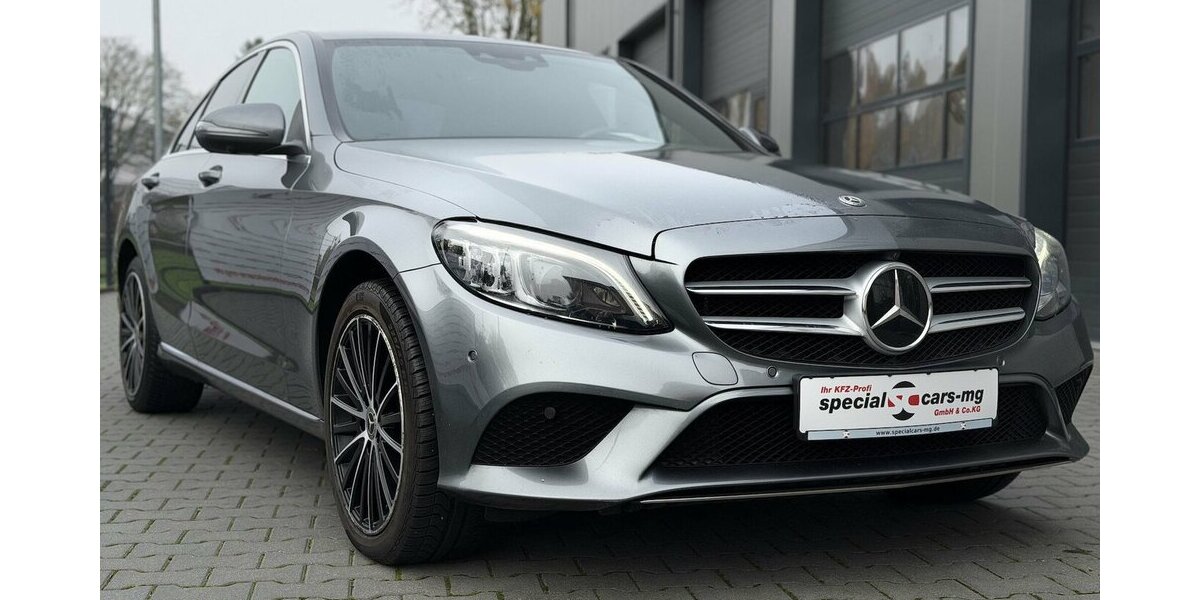 Mercedes-Benz C 220 Designo / AMG / LED / 360° Cam / Allrad 220.000 km 20.990 &euro; Mönchengladbach 41066