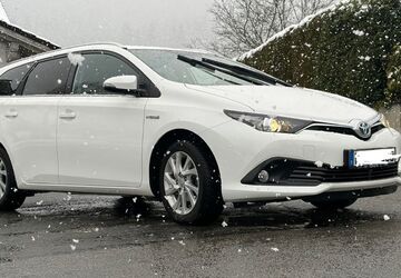 Toyota Auris 102.000 km 16.500 &euro; Grafling 94539