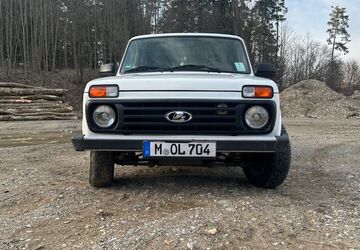 Lada Niva 59.000 km 12.900 &euro; Gräfelfing 82166