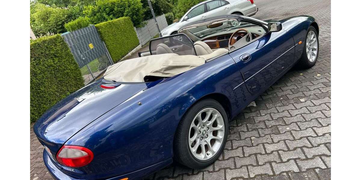 Jaguar XK8 142.000 km 9.800 &euro; Offenbach 63069