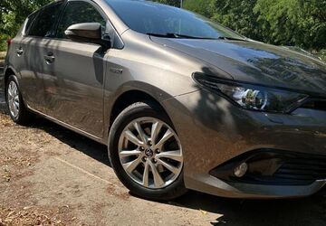 Toyota Auris 78.000 km 15.600 &euro; Berlin 12049