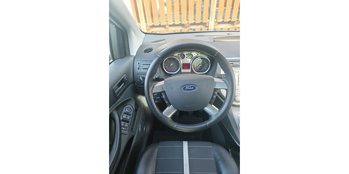 Ford Kuga 53.000 km 7.900 &euro; Trier 54290