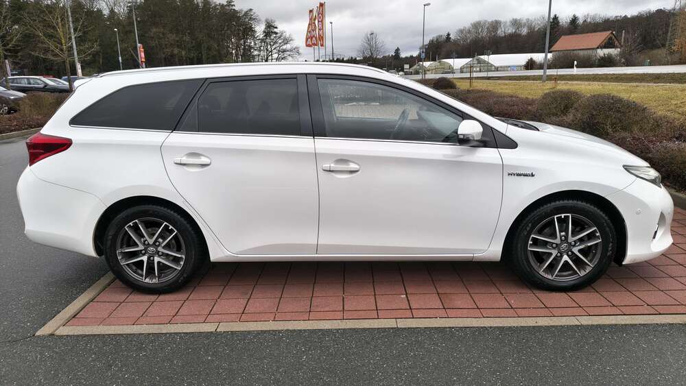Toyota Auris 107.896 km 13.000 &euro; Nürnberg 90482