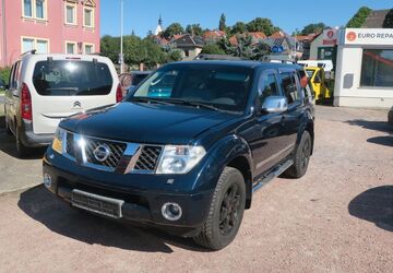 Nissan Pathfinder 258.000 km 6.795 &euro; Coswig 01640