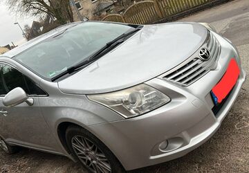 Toyota Avensis 289.400 km 2.450 &euro; Detmold 32758
