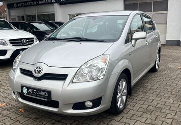 Toyota Corolla Verso 110.000 km 8.449 &euro; Paderborn 33098