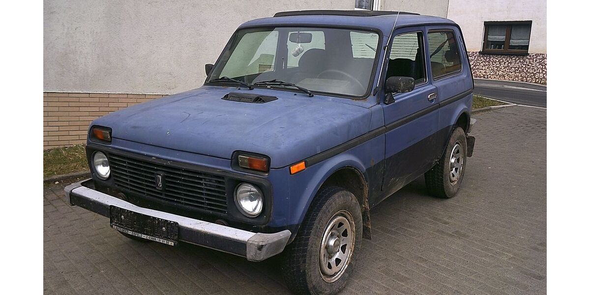 Lada Niva 69.123 km 3.999 &euro; Eisfeld 98673