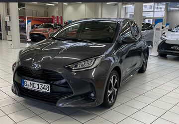 Toyota Yaris 2.500 km 28.490 &euro; Berlin 13403