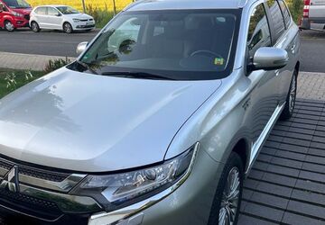 Mitsubishi Plug-in Hybrid Outlander 43.000 km 22.000 &euro; Oberhausen 46147