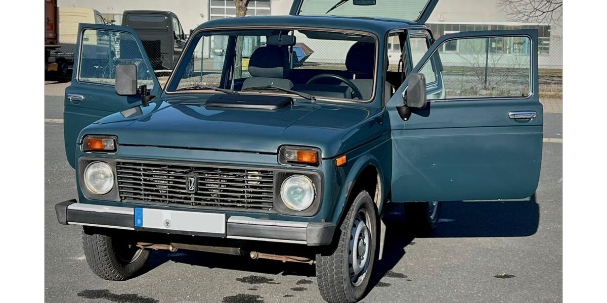 Lada Niva 29.500 km 3.299 &euro; Ilsenburg 38871