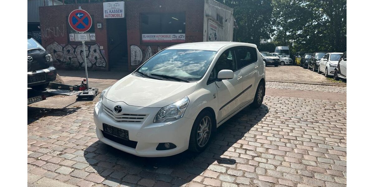 Toyota Verso 245.329 km 4.200 &euro; HAMBURG 22113