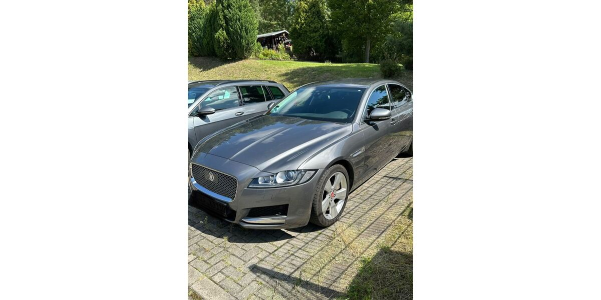 Jaguar XF 180.000 km 12.500 &euro; Unterwellenborn 07333