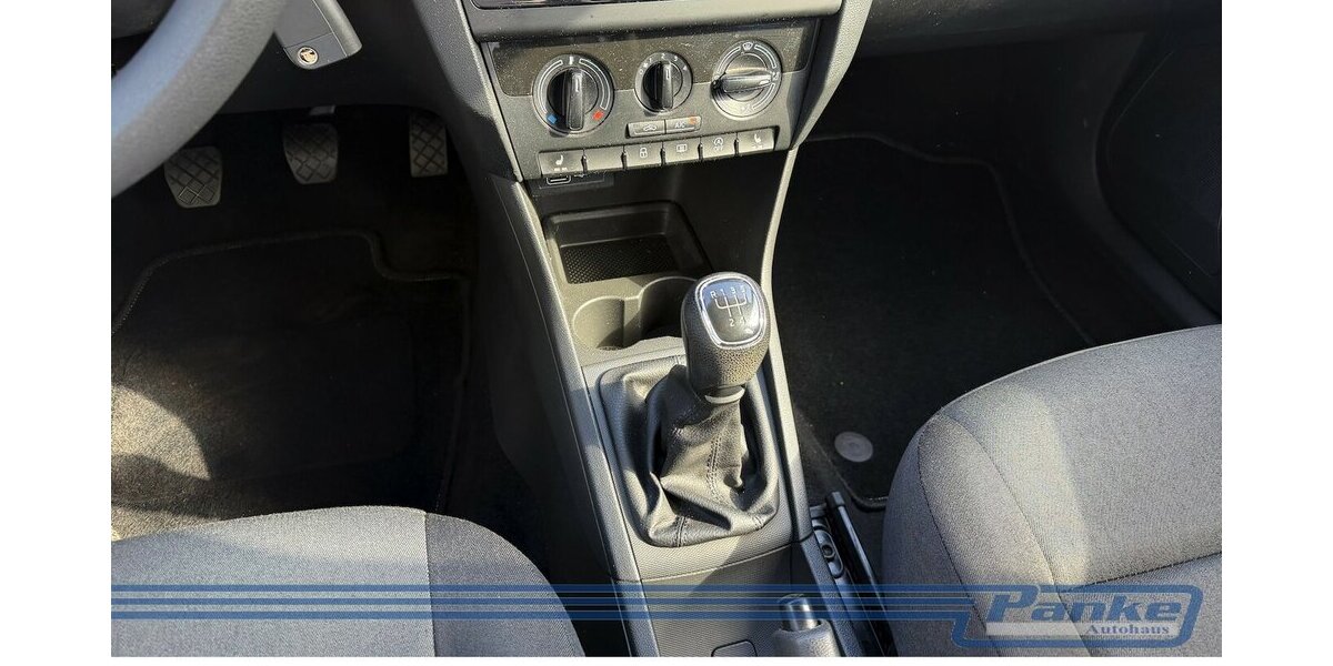 Skoda Rapid Cool*SHZ*PDC*Klima*USB*Touch*1-Hand* 93.530 km 7.990 &euro; Berlin 13187