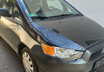 Mitsubishi Colt 136.000 km 1.999 &euro; München 81829
