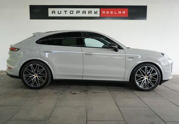 Porsche Cayenne 9.400 km 121.880 &euro; Asslar 35614