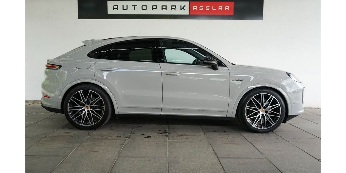 Porsche Cayenne 9.400 km 121.880 &euro; Asslar 35614