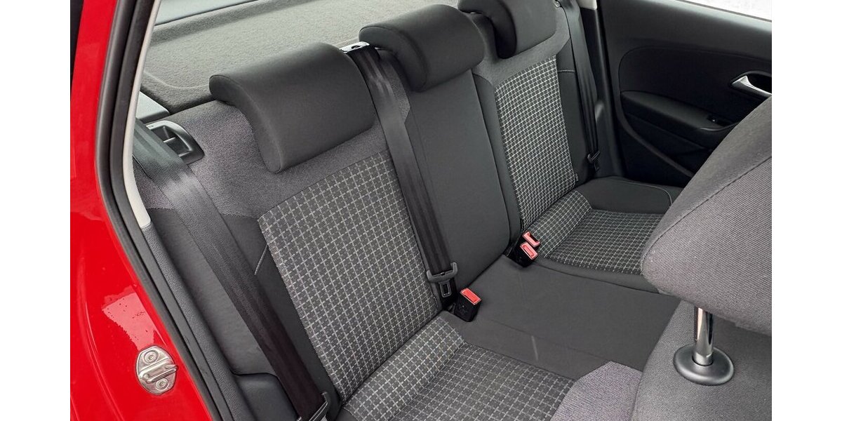 VW Polo 1.2 TSI COMFORTLINE BMT/START-STOPP/TEMPO. 46.812 km 12.900 &euro; Villingen-Schwenningen 78054