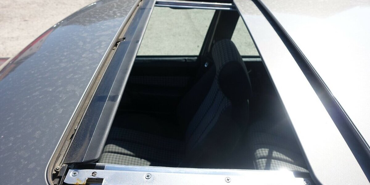 Mercedes-Benz 190 E 2.3 H-Kennz. Oldtimer eSHSD Verschl-t. neu g 212.900 km 7.950 &euro; Neumarkt/OPf 92318