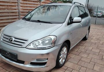Toyota Avensis Verso 225.000 km 2.700 &euro; Frankfurt am Main 65933