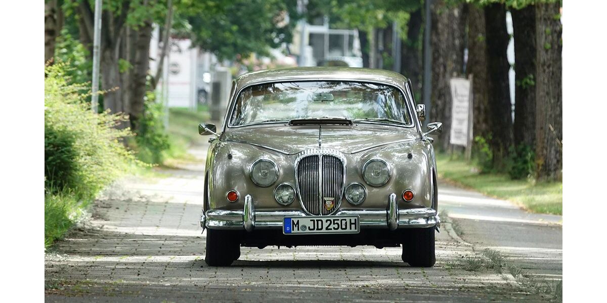 Jaguar Daimler 60.000 km 27.000 &euro; München 81827