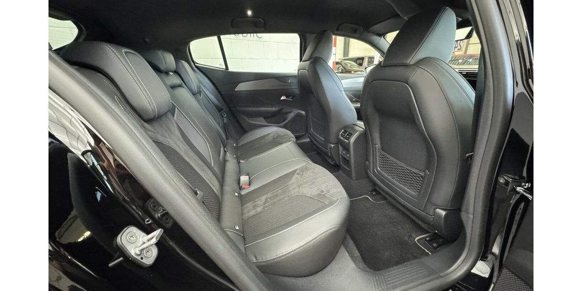 Peugeot 408 GT 225 Plug in Hybrid 360° Cam FULL LED 50.200 km 26.120 &euro; Lich 35423