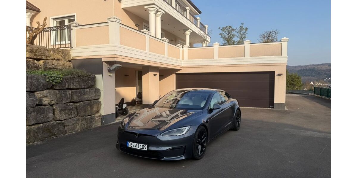 Tesla Model S 23.163 km 65.900 &euro; Attendorn 57439