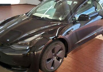 Tesla Model 3 28.615 km 27.450 &euro; Steinbach-Hallenberg OT Herges-Hallenberg 98587