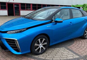 Toyota Mirai 7.725 km 9.922 &euro; Eindhoven-Airport 