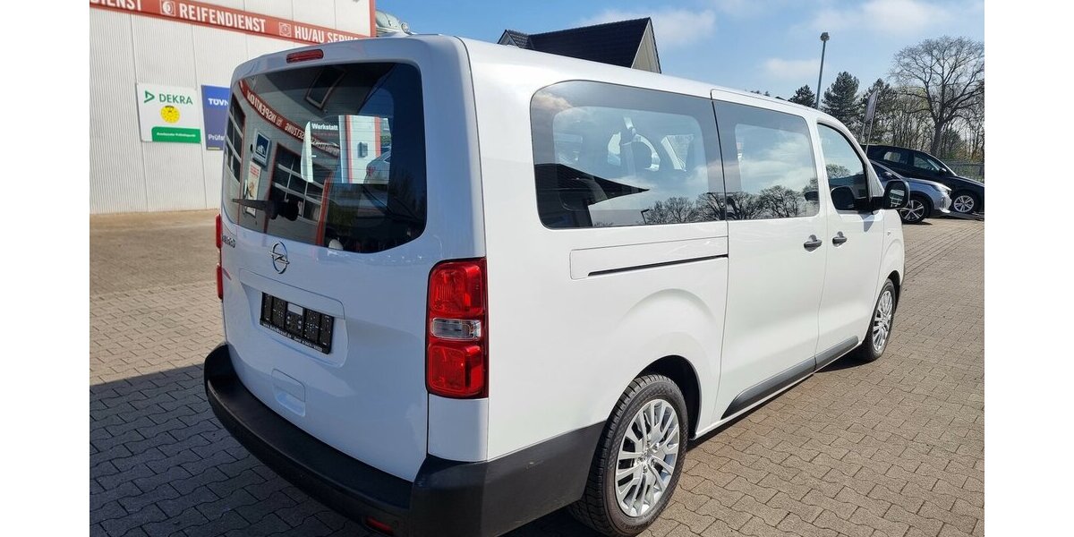 Opel Vivaro Edition M 9-Sitzer Automatik Zafira Life 84.300 km 28.500 &euro; Garrel 49681