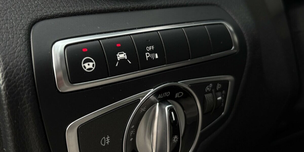 Mercedes-Benz C 220 D T BlueTec NAVI/PDC/SHZ/ACC/SPURHALTE/LED 99.900 km 17.900 &euro; Villingen-Schwenningen 78054