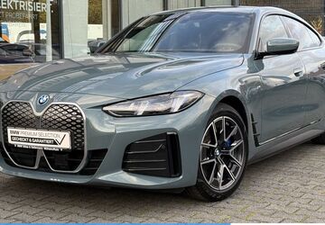 BMW i4 23.396 km 49.550 &euro; Mülheim 45472