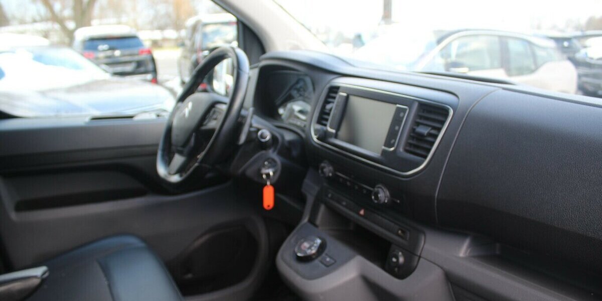 Citroen Jumpy M BlueHDi Club 60.346 km 16.980 &euro; Euskirchen 53881