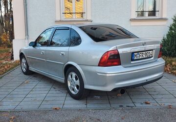 Opel Vectra 117.000 km 2.900 &euro; München 81669