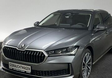 Skoda Superb 12.300 km 41.960 &euro; München 80687