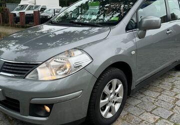 Nissan Tiida 180.000 km 2.399 &euro; berlin 12527