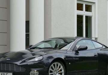 Aston Martin Vanquish 27.640 km 119.800 &euro; Grünwald 82031