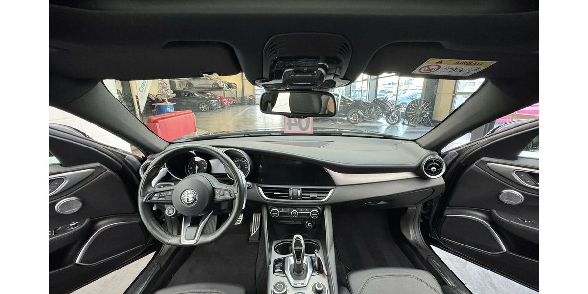 Alfa Romeo Giulia 2.2 D Q4 Veloce Leder Panoramadach 36.700 km 35.790 &euro; Lich 35423