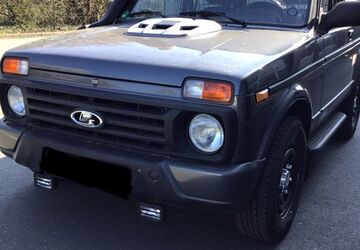 Lada Urban 26.900 km 8.950 &euro; Bielefeld 33739